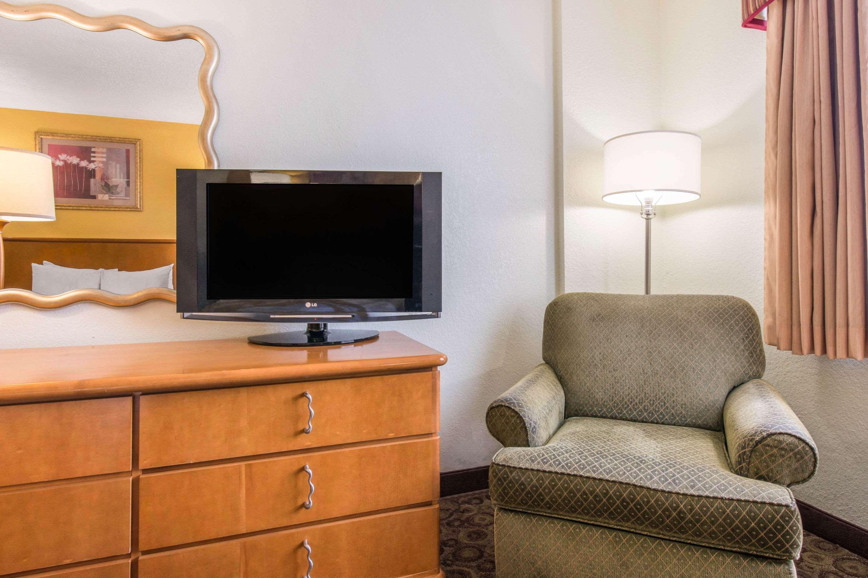 אורלנדו Quality Inn & Suites Near The Theme Parks מראה חיצוני תמונה