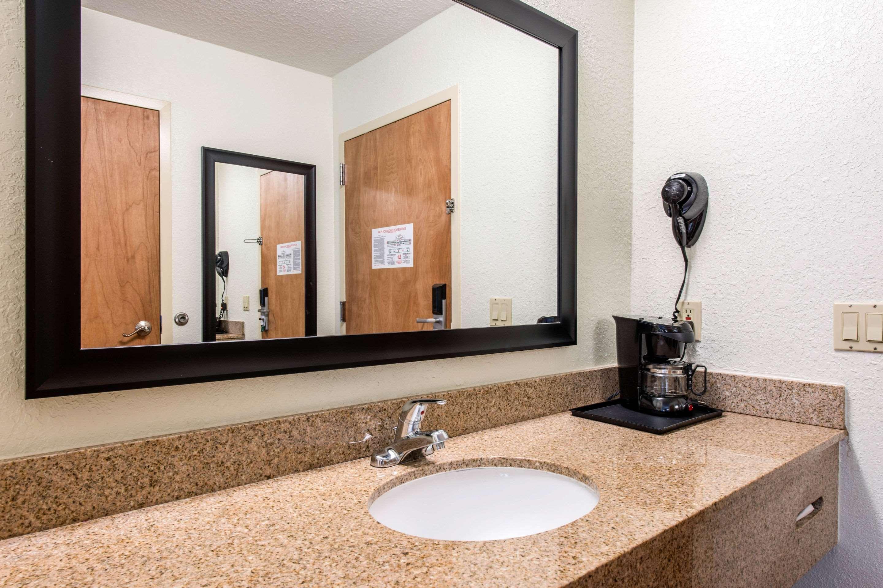 אורלנדו Quality Inn & Suites Near The Theme Parks מראה חיצוני תמונה